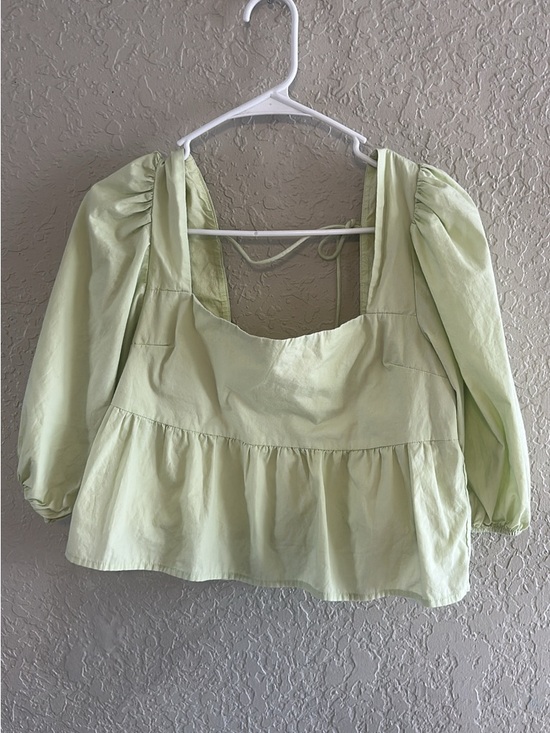 Abercrombie & Fitch Tops - Abercrombie & Fitch Light Green Puff-Sleeve Peplum Blouse